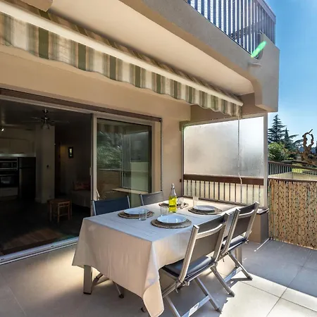 Apartment Parcs Du Lavandou-9 By Interhome