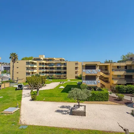 Apartment Parcs Du Lavandou-9 By Interhome